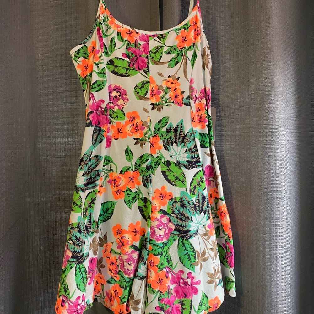 Express floral romper, never been worn!